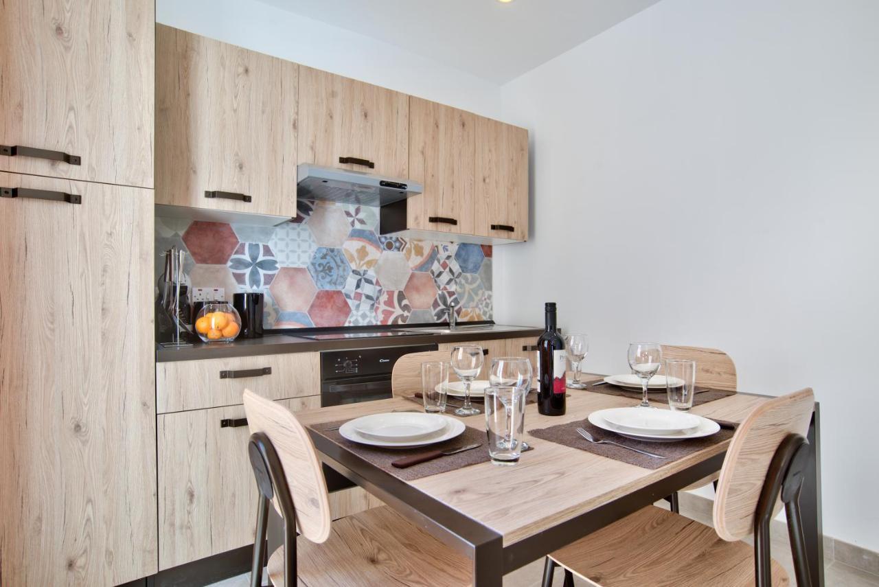 Sliema 2-Bedroom Central Apartments And Penthouse With Jacuzzi Extérieur photo