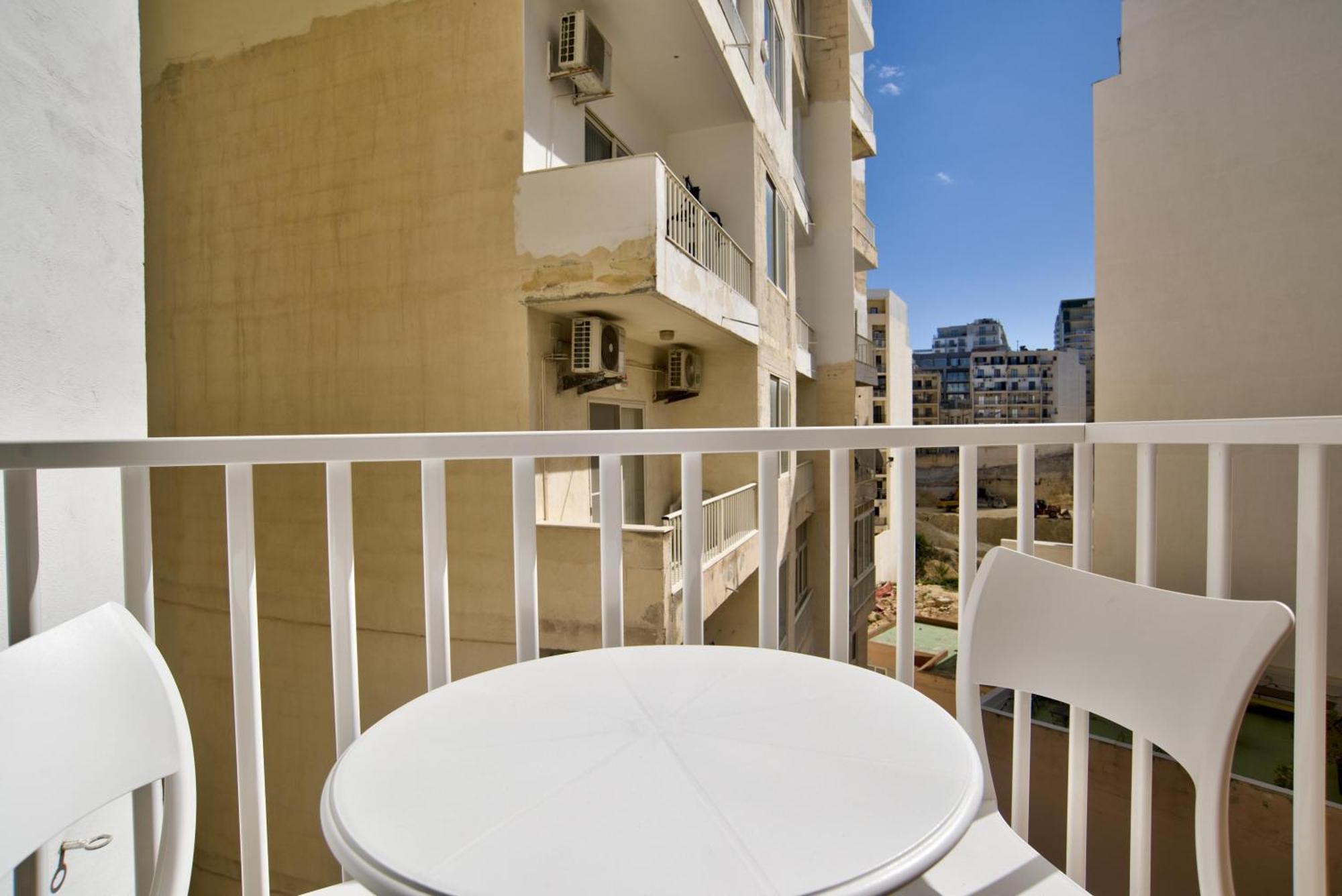 Sliema 2-Bedroom Central Apartments And Penthouse With Jacuzzi Extérieur photo